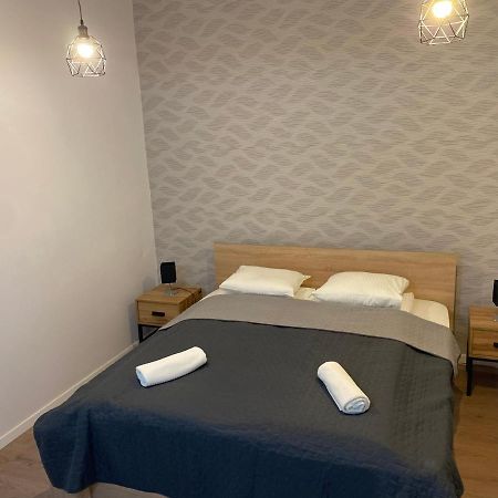 Fressh House Apartment Sincraieni ภายนอก รูปภาพ