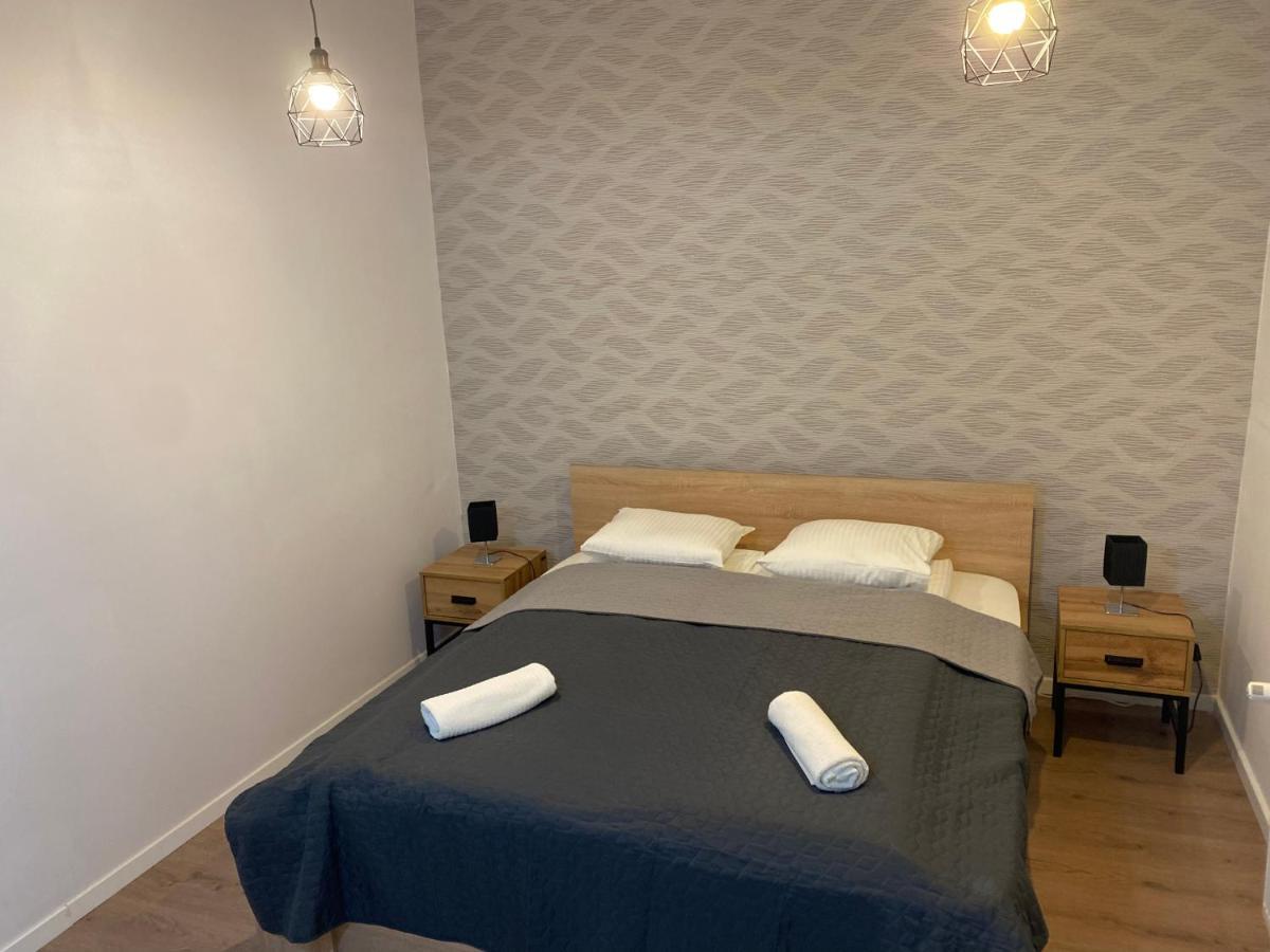 Fressh House Apartment Sincraieni ภายนอก รูปภาพ