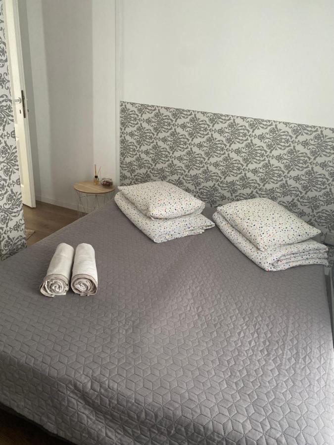 Fressh House Apartment Sincraieni ภายนอก รูปภาพ